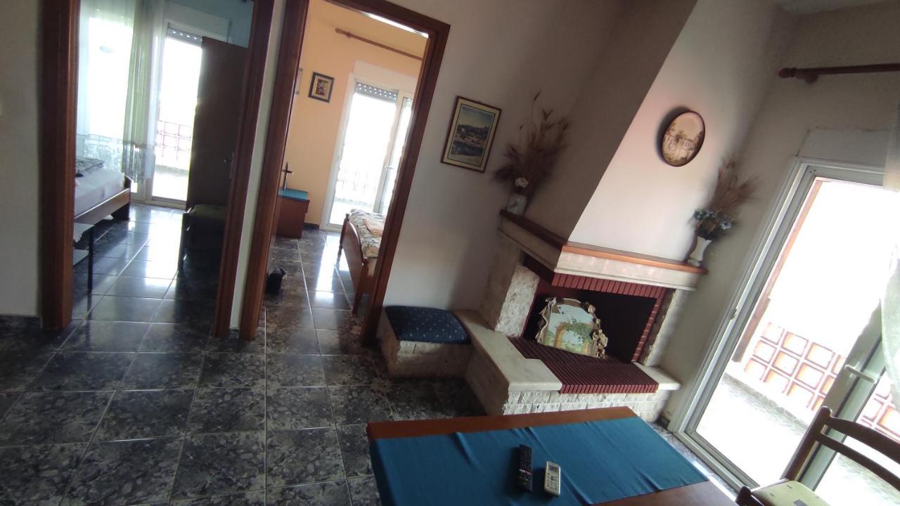 نيا سكيوني Peristerianos Apartments الغرفة الصورة